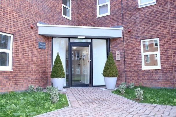 Crescent House, Rugby, CV21 - Photo 1