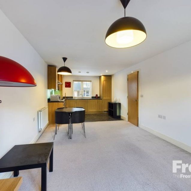 Wapshott Road, Staines-upon-Thames, Surrey,TW18 - Photo 1