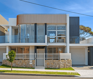 Brand-New Beachside Townhouse! - Photo 2 | Rentumo