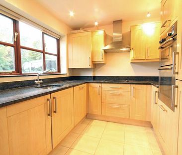 3 bedroom end of terrace house to rent - Photo 3