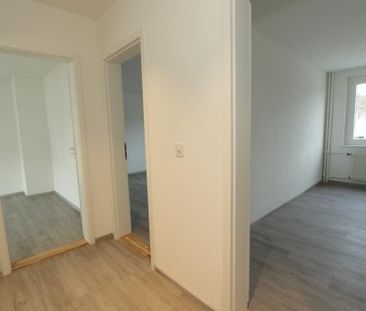 Luminous three-room apartment with modern furniture - Photo 5