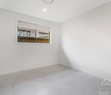 Luxurious 5-Bedroom Home for Lease! - Photo 2