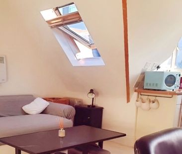 Top Floor Apartment Moments From The Beach - Photo 4