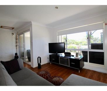 Stunning Coastal Living in Vincentia – A Perfect Beachside Retreat - Photo 1