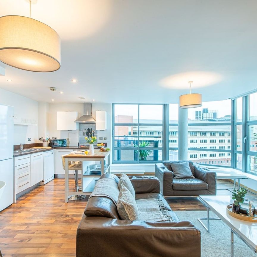 2 Bed Flat, St George Building, LS1 - Photo 1