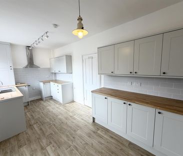 Raby Road, Thornton Hough - Photo 3