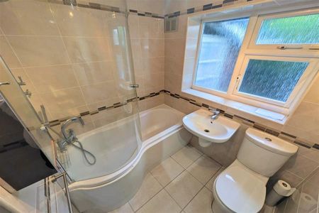 3 Bedroom Semi Detached To Let - Photo 5