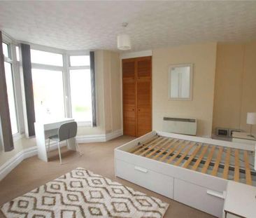 Broad Street, Swindon, Wiltshire, SN1 - Photo 5
