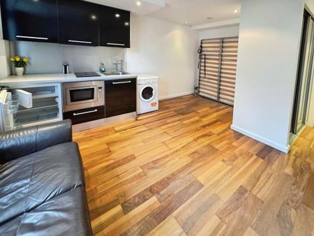 1 bedroom flat to rent - Photo 2