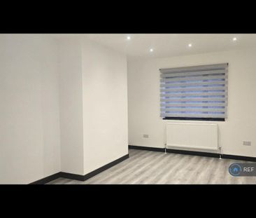 4 bedroom detached house to rent - Photo 1