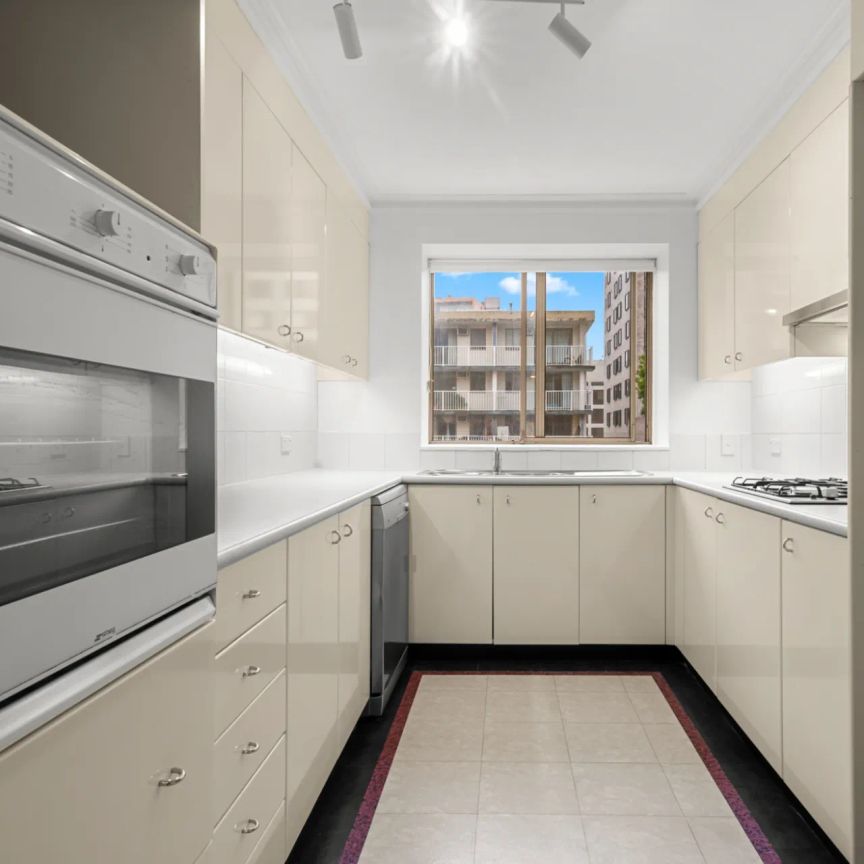 14/17-25 Spring Street, Bondi Junction. - Photo 1