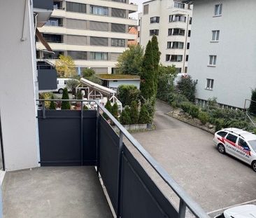 "frisch renovierte, grosszügige und moderne 3.0 Zimmer-Wohnung an z... - Foto 5