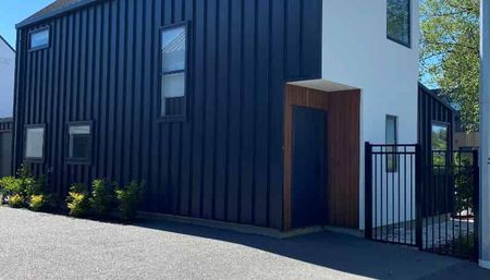 **Modern 3-Bedroom, 3-Bathroom Apartment in Christchurch City Centre – Available Now** - Photo 5