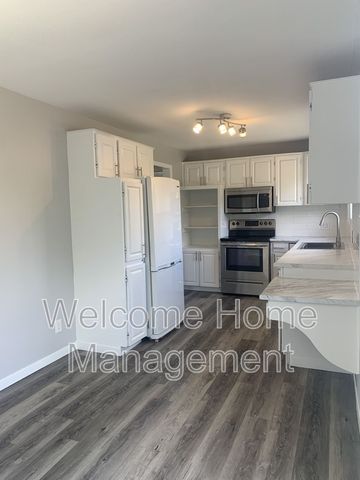$3,595 / 6 br / 2 ba / Unique Opportunity in Kennedy East - 2 Families 1 Rent - Photo 4