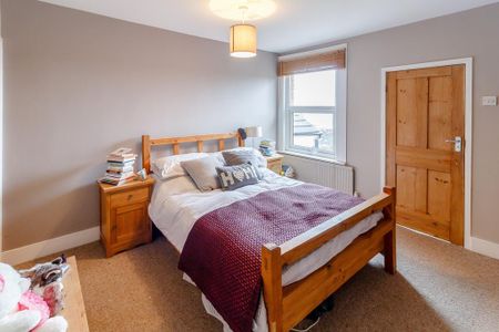 2 bedroom terraced house to rent - Photo 4