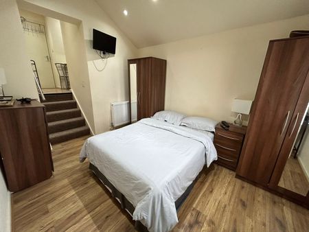Studio Flat, Willesden Green, NW2 - Photo 3