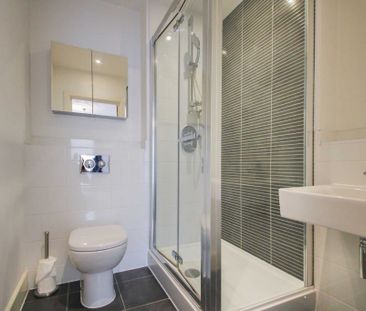 2 bed Flat for rent - Photo 6