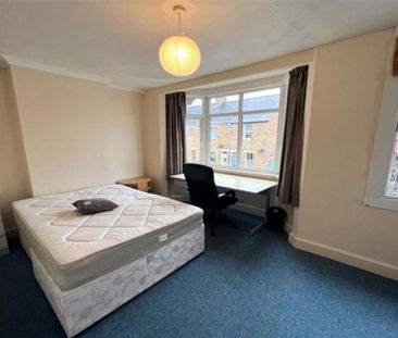 5 bedroom detached house to rent - Photo 2