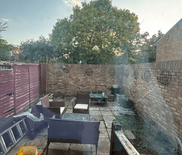 Spencer Hill Road, London, SW19 - Photo 2