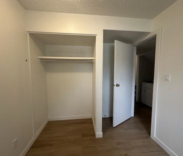 Pet Friendly, 3 Bedroom 4plex in desirable Eastview!! - Photo 5
