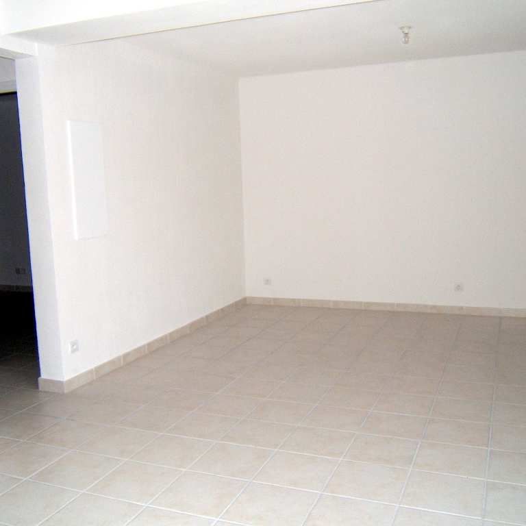 Location Appartement 3 pièces 51m² VALRAS PLAGE 34350 - Photo 1