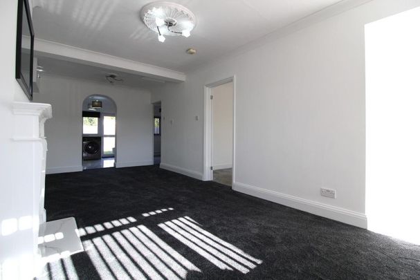 2 bedroom bungalow to rent - Photo 1