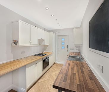 3 bedroom terraced house to rent - Photo 3