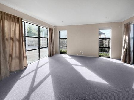 LOOKING FOR A SPACIOUS 4 BED FAMILY HOME IN MILLWATER-LOOK NO FURTHER - Photo 4
