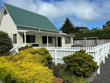 2 Bedroom in Prime Position - Beachlands - Photo 2