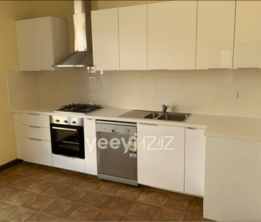 35 Leicester Street, Preston, Vic 3072 - Photo 2 | Rentumo