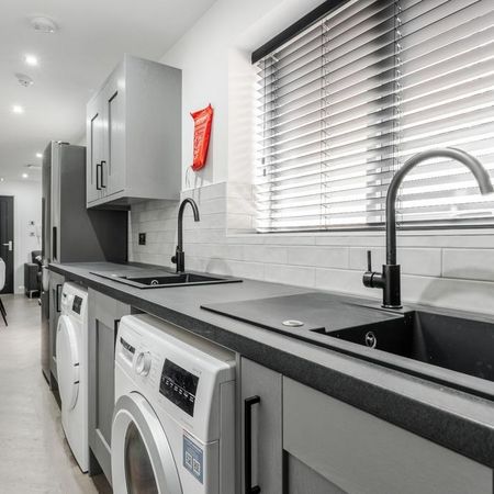 6 bedroom house to rent - Photo 3