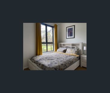 Modern Apartment Living in South Morang - Photo 2