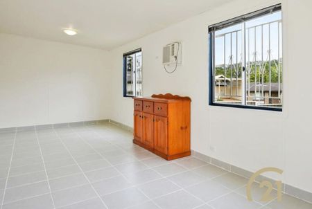 Well Presented&comma; Three Bedroom Family Home&excl; - Photo 2