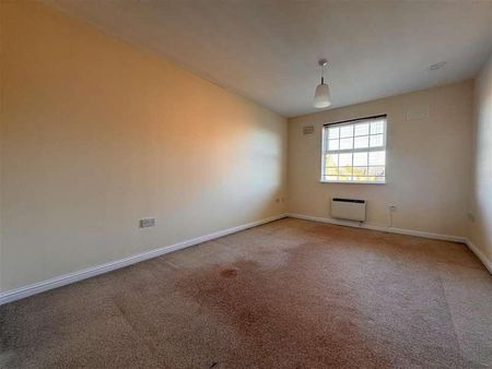 St Austell Way, Churchward, Swindon, SN2 - Photo 4