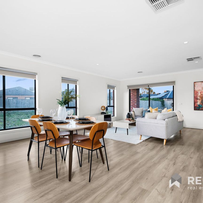 Family home in popular Riverwalk Estate! - Photo 1