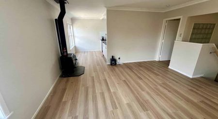 Welcome Home!!! And Garden Maintenance Is Incl... - Photo 4