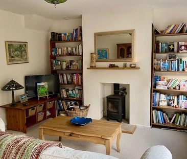 3 bedroom semi-detached house to rent - Photo 2