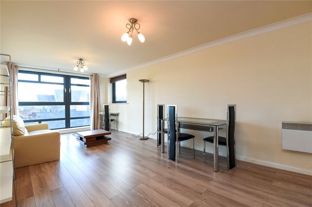 1 bedroom Flat in Kennet Street, Reading - Photo 1