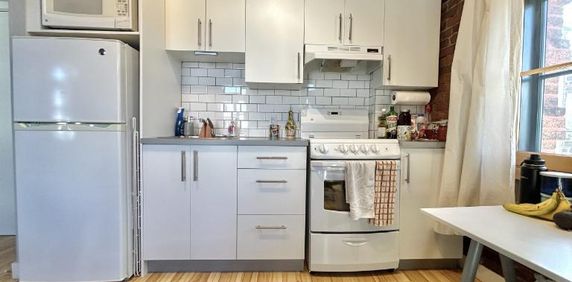 Loft entièrement meublé à louer Vieux-Québec mai 2026 - Photo 2