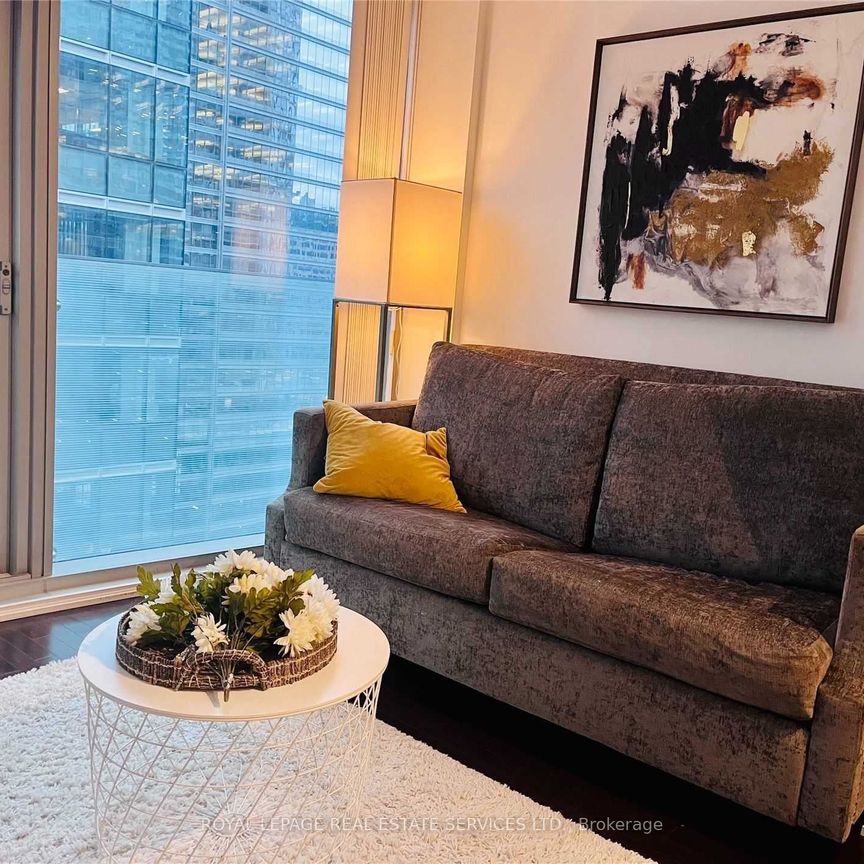 For Lease - 14 York Street Unit# 1909, Toronto, Ontario - Photo 1