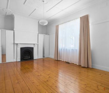 HOME BY THE BAY | QUAINT AND COSY - Photo 3