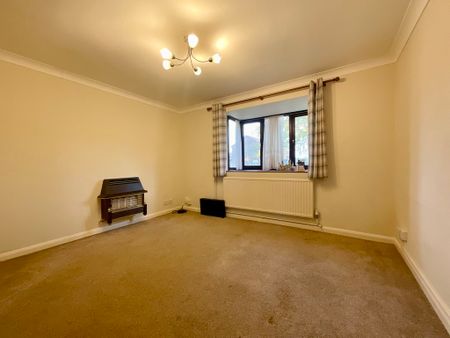 2 bedroom Semi-Detached House to let - Photo 4