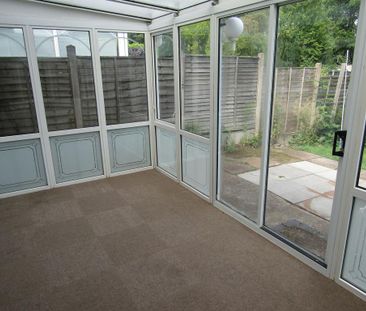 3 bedroom semi-detached house to rent - Photo 2