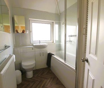 3 bedroom semi-detached house to rent - Photo 4