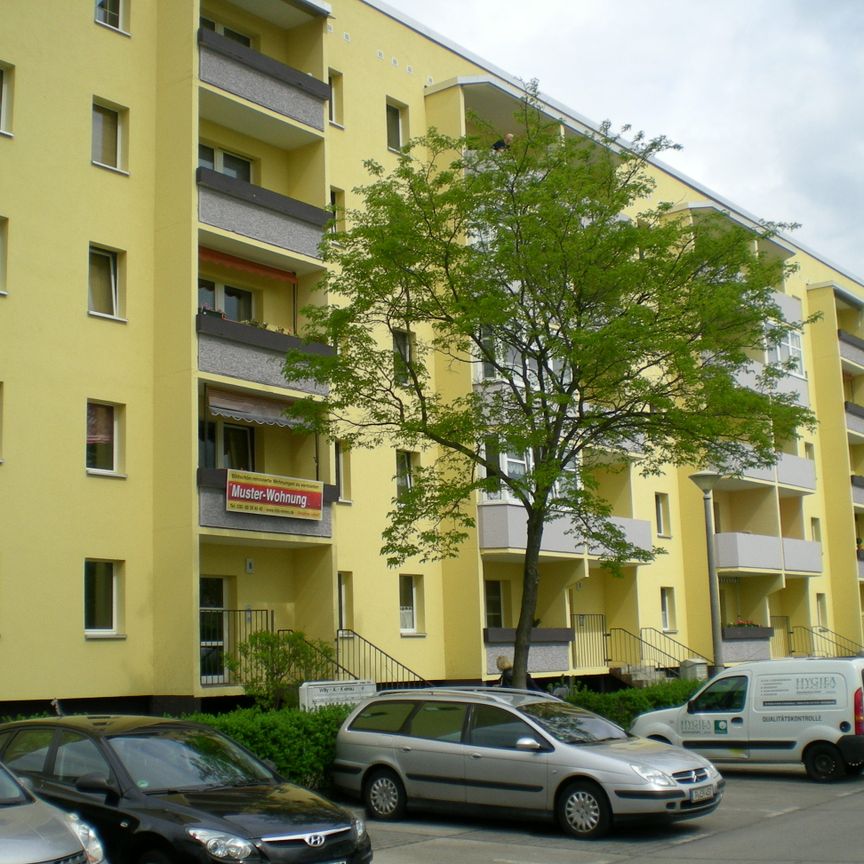 Drewitz, Erich-Pommer-Str. 16, sanierte 3-Zi mit 60,9 m² inkl. EBK und Balkon - Photo 1