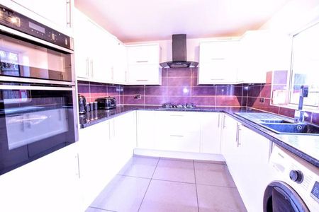 3 bedroom end of terrace house to rent - Photo 5