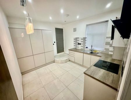 1 Bedroom Apartment To Let - Photo 5