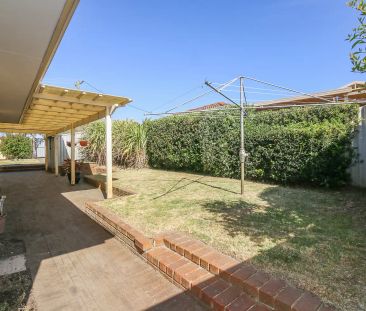 “LARGE FAMILY HOME” - Photo 4