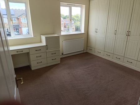 3 bed Semi-Detached - To Let - Photo 2