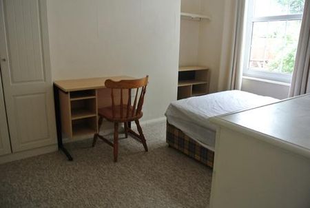 5 bedroom terraced house to rent - Photo 4